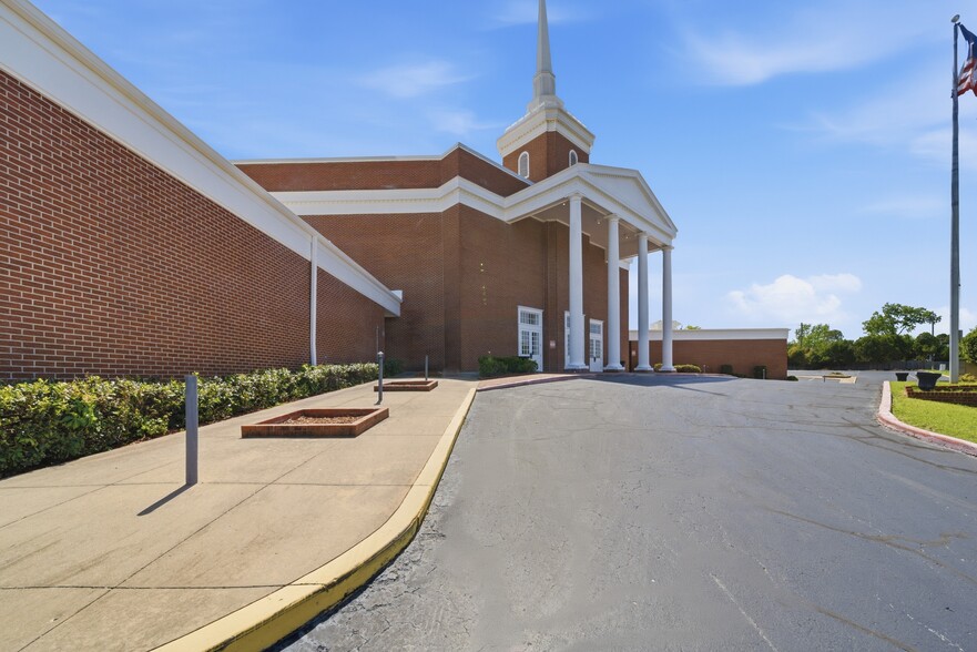 More Photos Of 7100 E 31st St, Tulsa Religious Facility For Sale