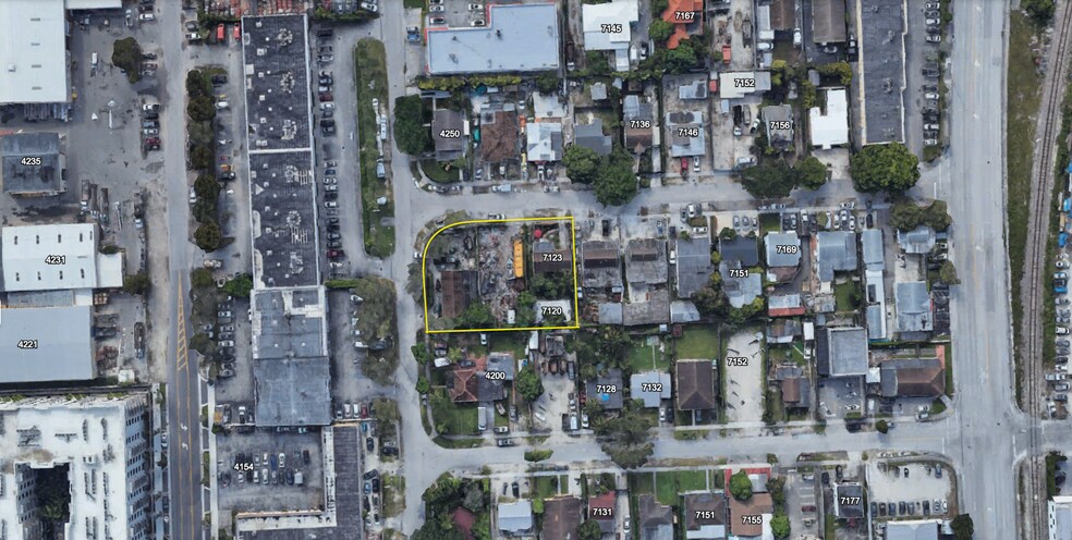More Photos Of 4220 SW 71st Ave, Miami Office For Sale
