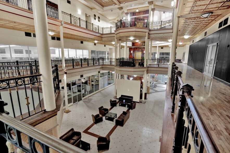 More Photos Of 122 W Pine St, Orlando Coworking Space