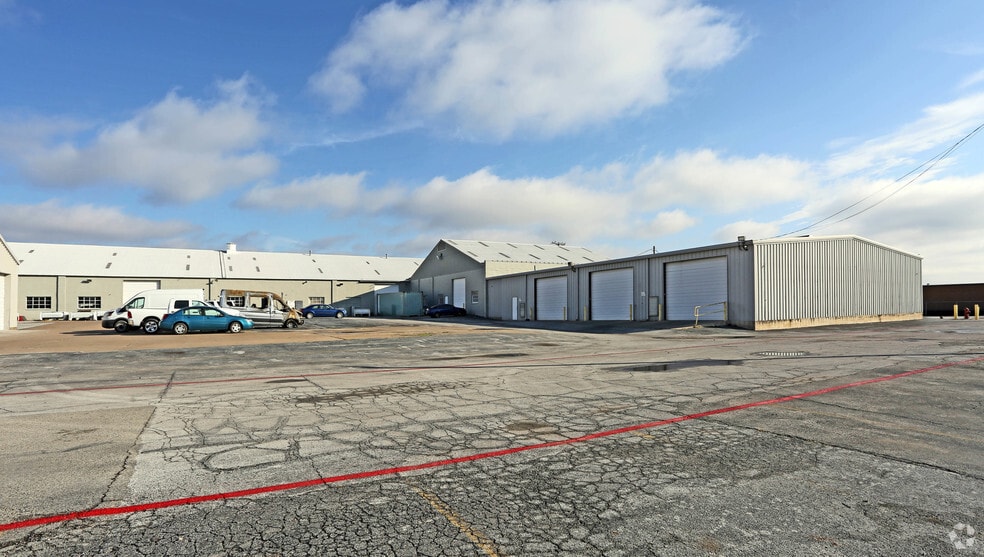 More Photos Of 2801 E Main St, Grand Prairie Manufacturing For Lease
