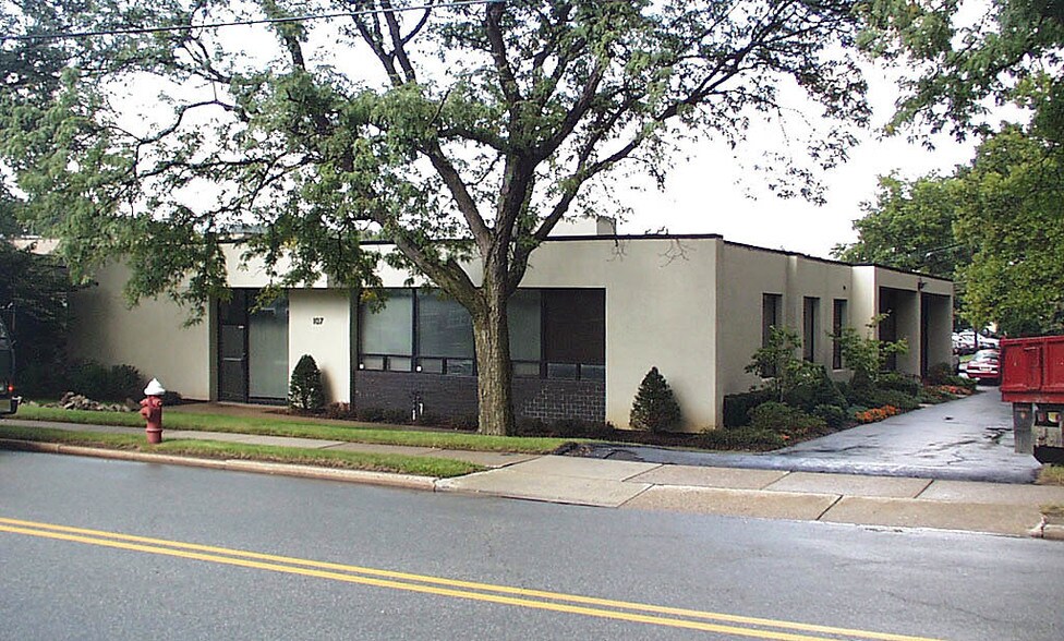 Primary Photo Of 107 W Tryon Ave, Teaneck Office For Lease