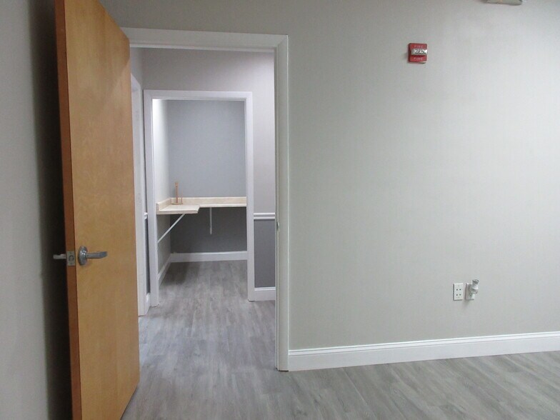 More Photos Of 540 NW University, Port Saint Lucie Office Residential For Sale