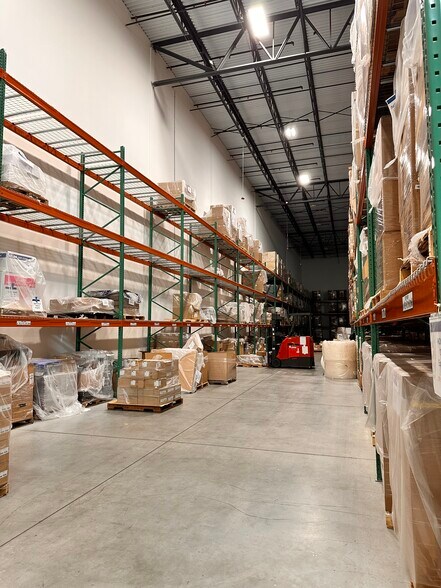 More Photos Of 5325 Seerley Rd, Indianapolis Distribution For Lease