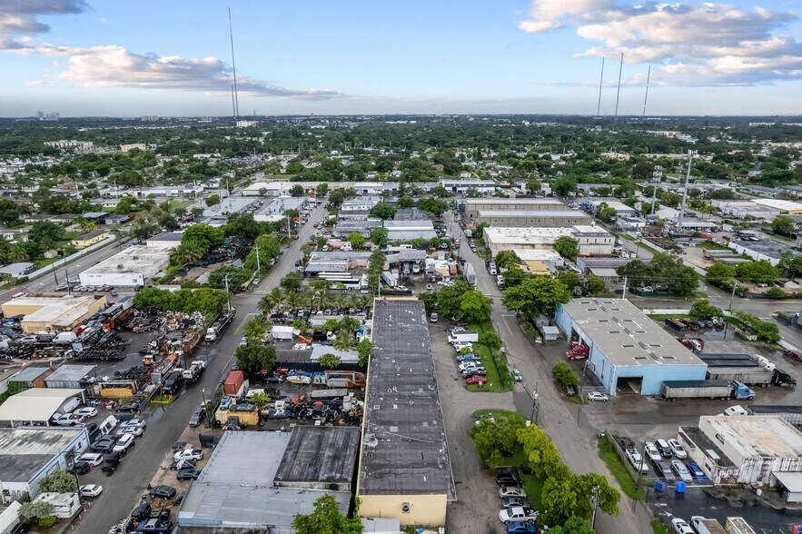 More Photos Of 2201-2227 SW 57th Ave, West Park Warehouse For Sale