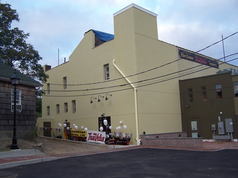 More Photos Of 94 W Main St, Bay Shore Storefront Retail Office For Lease