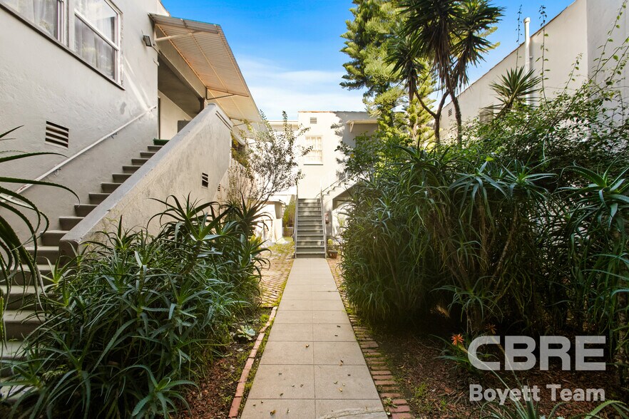 More Photos Of 215 N La Peer Dr, Beverly Hills Apartments For Sale