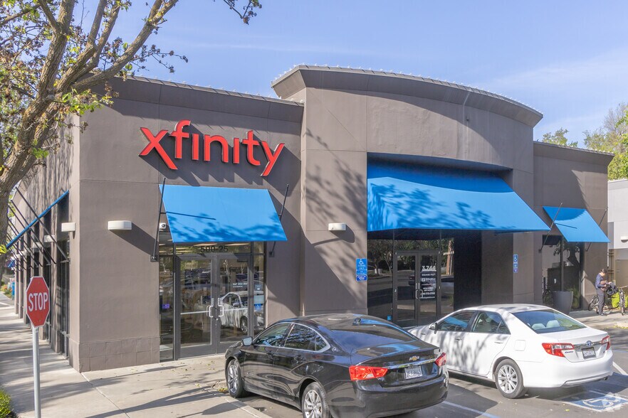 More Photos Of 500 1st St, Davis Storefront For Lease