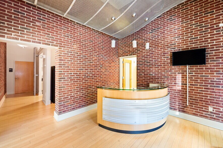 More Photos Of 2125 Southend Dr, Charlotte Apartments For Lease