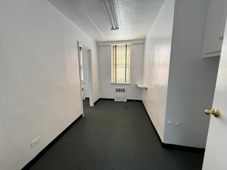 More Photos Of 10025 Queens Blvd, Forest Hills Apartments For Sale