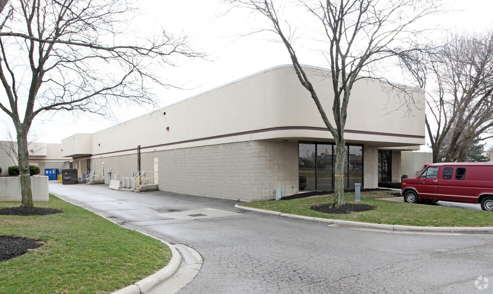 More Photos Of 220-222 E Campus View Blvd, Columbus Office Residential For Lease