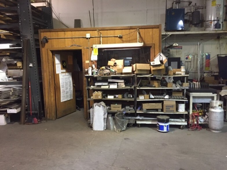 More Photos Of 885 Anita Ave, Antioch Manufacturing For Sale