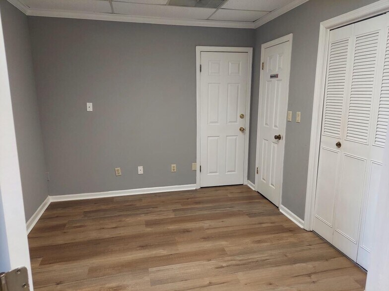 More Photos Of 5803-5805 Lee Hwy, Chattanooga Medical For Sale