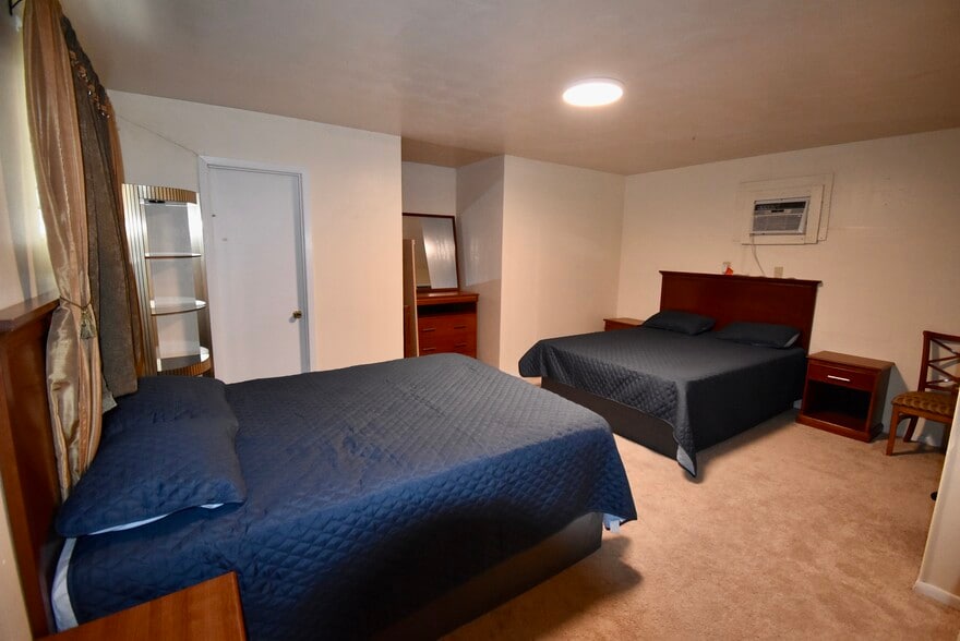 More Photos Of 3401 N Alexander Dr, Baytown Hotel For Sale