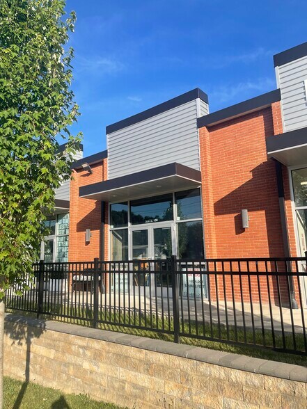 More Photos Of 950 Manifold Rd, Washington General Retail For Sale