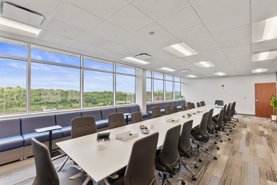 More Photos Of 1 Penn Center Blvd, Pittsburgh Unknown For Lease