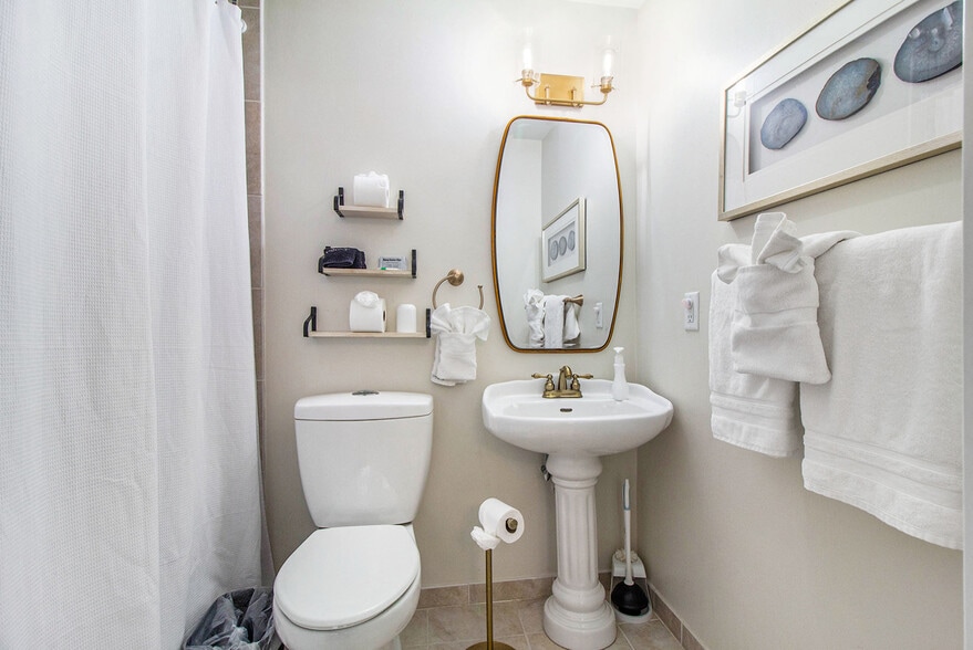 More Photos Of 155 N Main St, Village of Clarkston Hospitality For Sale