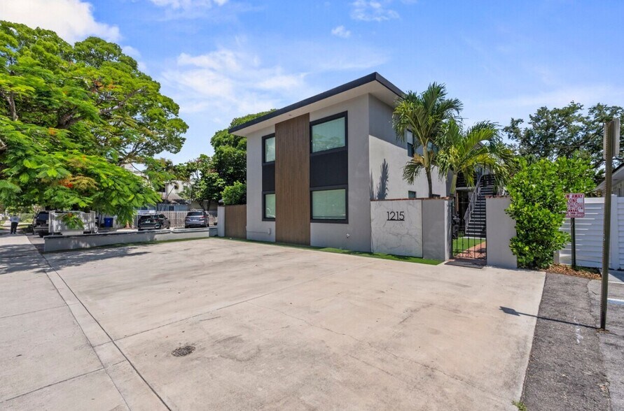 More Photos Of 1215 E Broward Blvd, Fort Lauderdale Apartments For Sale