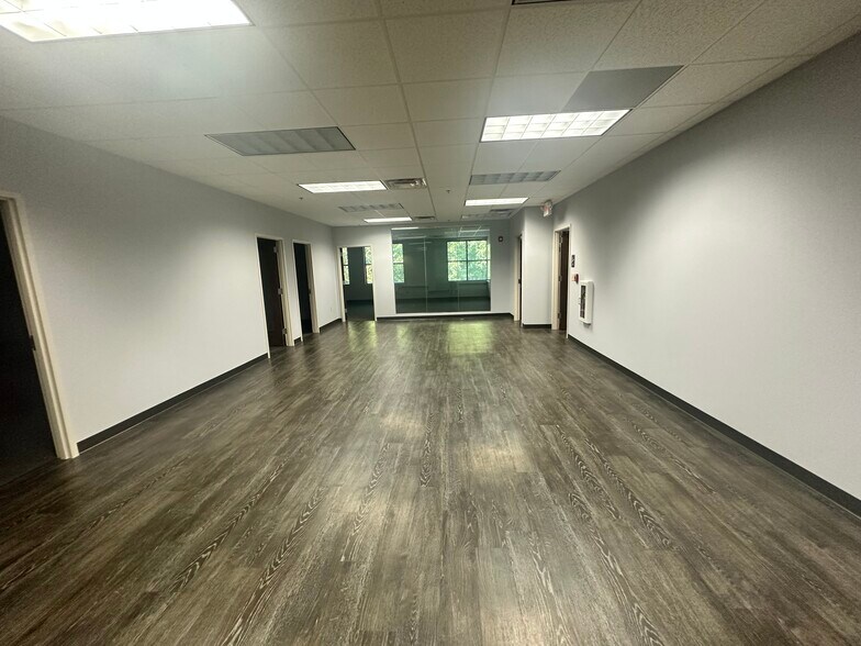 More Photos Of 6525 Shiloh Rd, Alpharetta Office Residential For Sale