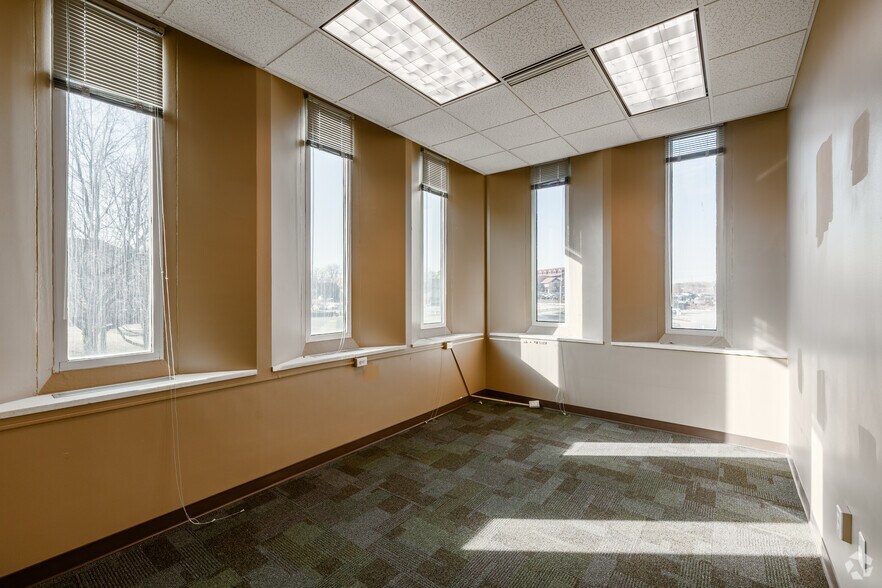 More Photos Of 3721 Tecport Dr, Harrisburg Office For Sale