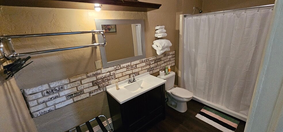 More Photos Of 102 Elkader St, Strawberry Point Hotel For Sale