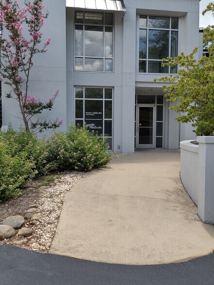 More Photos Of 784 Prince Ave, Athens Medical For Sale