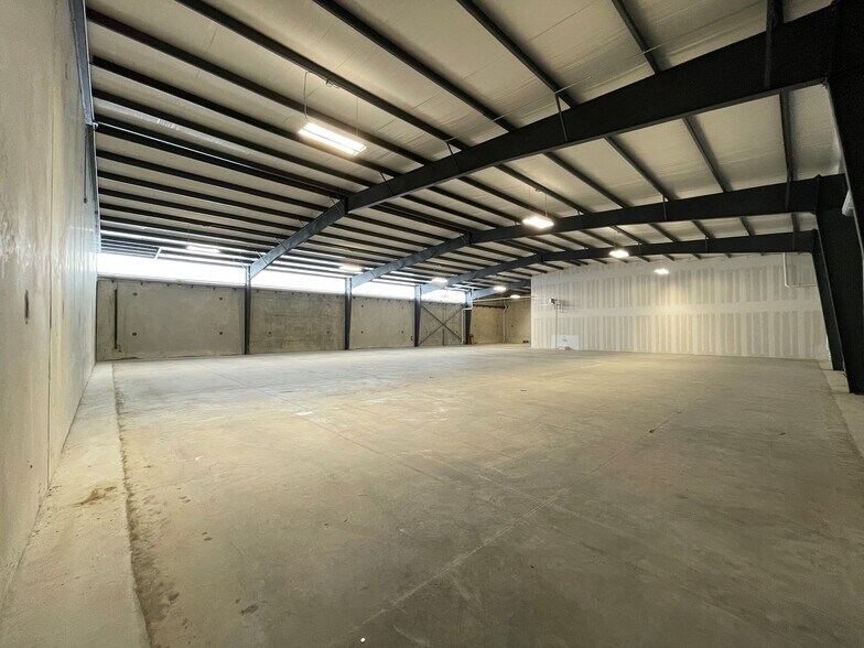 13010 W Willow Place Dr, Houston, TX 77070 Industrial For Lease