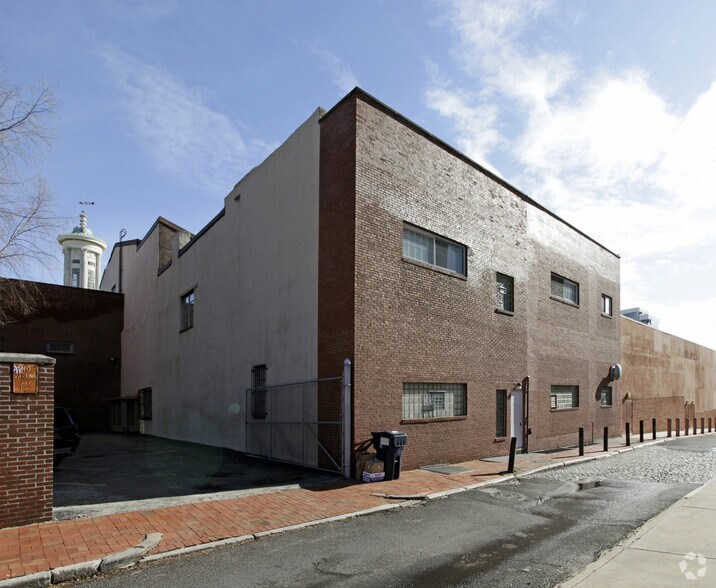 More Photos Of 226 Walnut St, Philadelphia Loft Creative Space For Lease