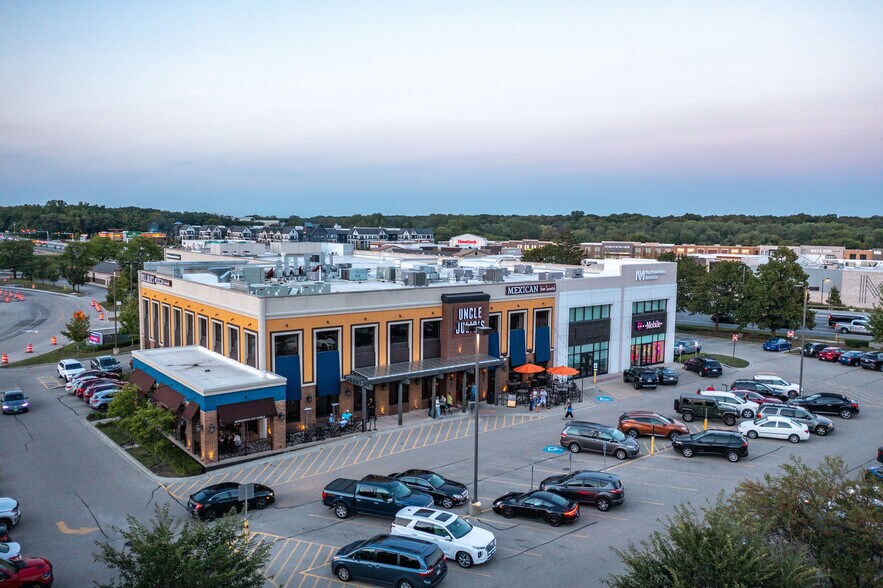 More Photos Of 850-870 N Milwaukee Ave, Vernon Hills Freestanding For Lease