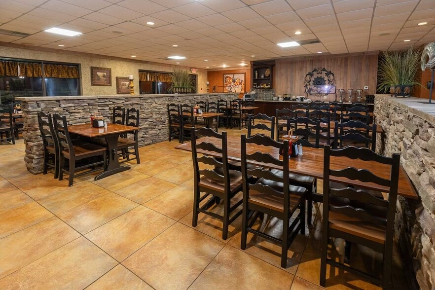 More Photos Of 3202 1st St, Woodward Hotel For Sale