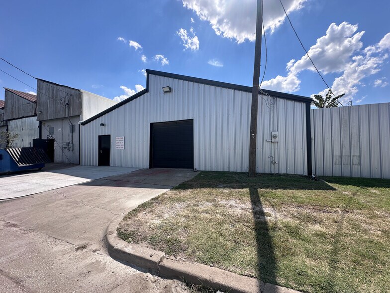 More Photos Of 1530 E 5th Ct, Tulsa Warehouse For Lease