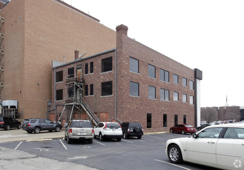 More Photos Of 415 S Dewey Ave, Bartlesville Office For Lease