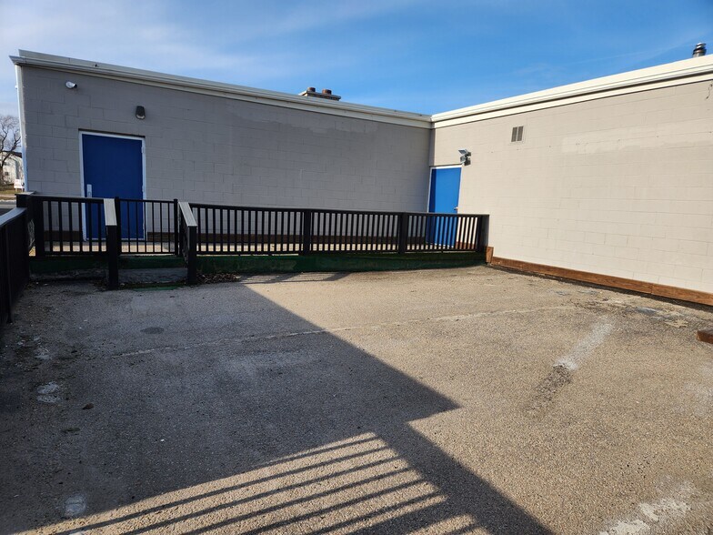 More Photos Of 3131 E Washington Ave, Madison Freestanding For Lease