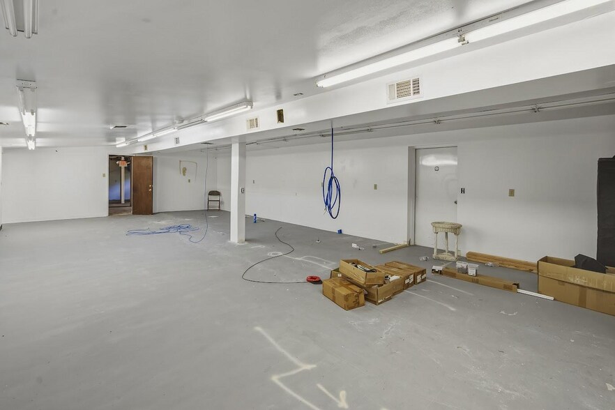 More Photos Of 50 Clara St, Landisville Warehouse For Sale