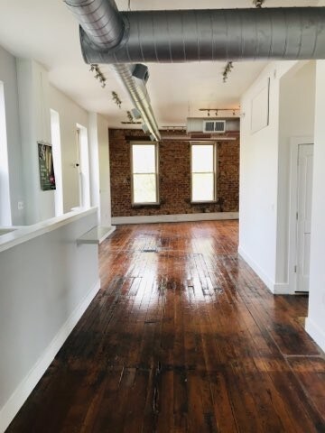 More Photos Of 3913-3915 Eastern Ave, Cincinnati Storefront Retail Office For Lease