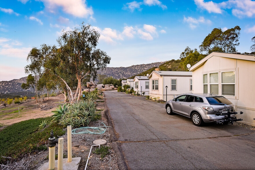 More Photos Of 15348 Running Deer Trl, Poway Manufactured Housing Mobile Home Park For Sale