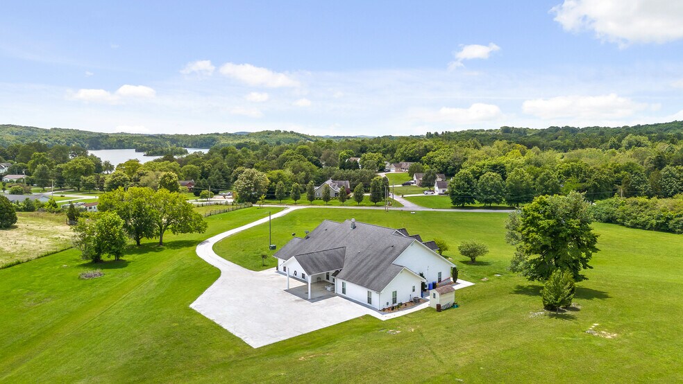 More Photos Of 419 Pin Hook Rd, Spring City Assisted Living For Sale