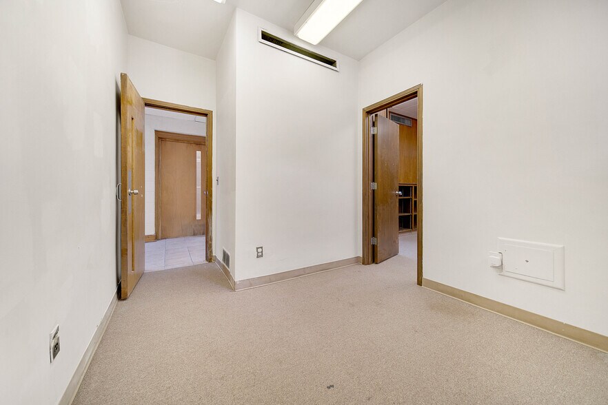 More Photos Of 19711 Greenfield Rd, Detroit Religious Facility For Sale