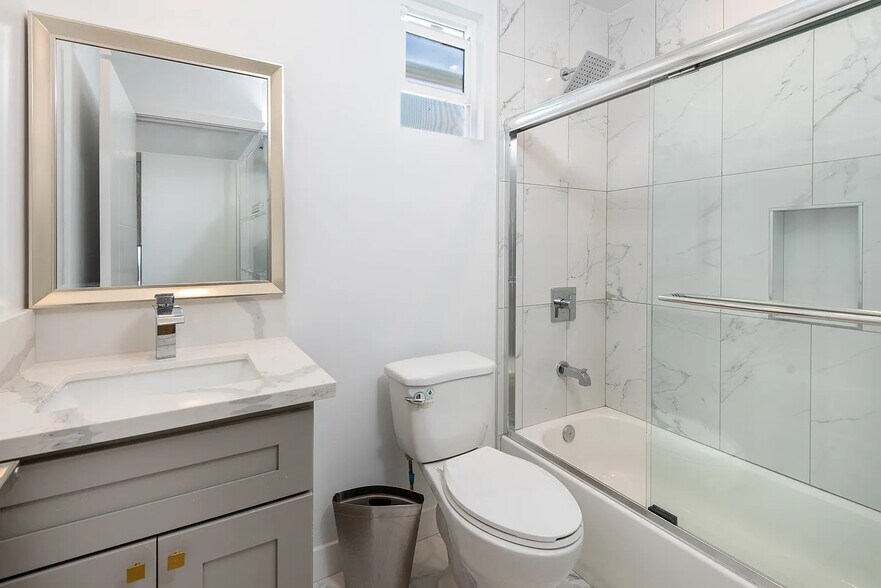 More Photos Of 1151 S Ardmore Ave, Los Angeles Apartments For Sale