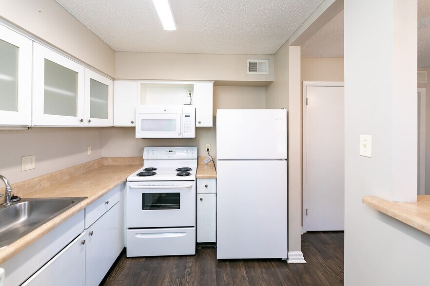 More Photos Of 2780 Madison Ave, Memphis Apartments For Sale