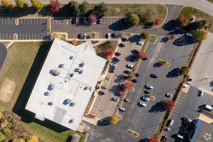 More Photos Of 1391 Corporate Dr, Mchenry Office For Sale