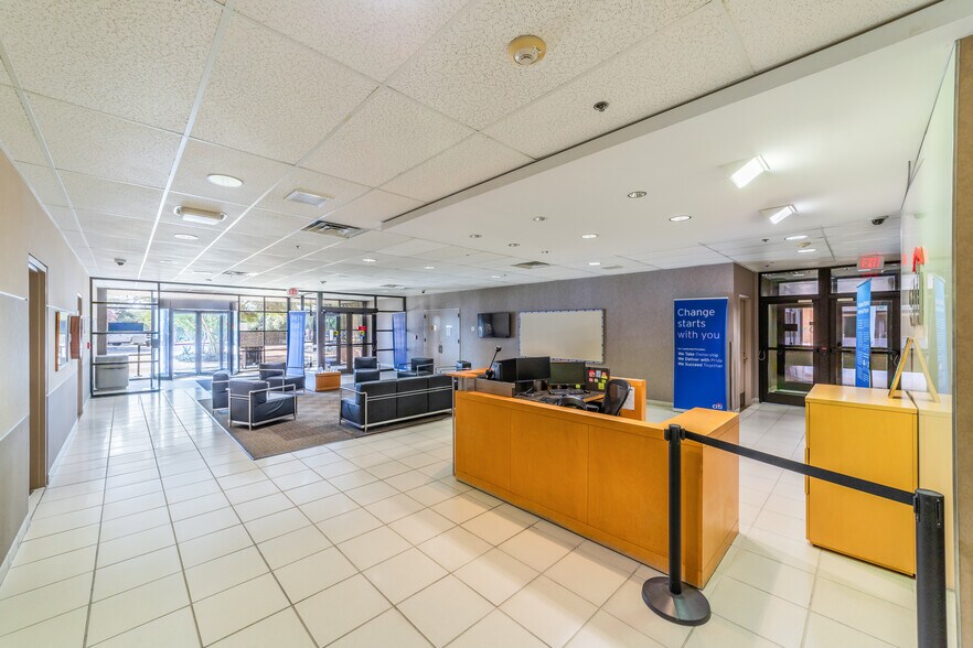 More Photos Of 100 Citibank Dr, San Antonio Office For Sale