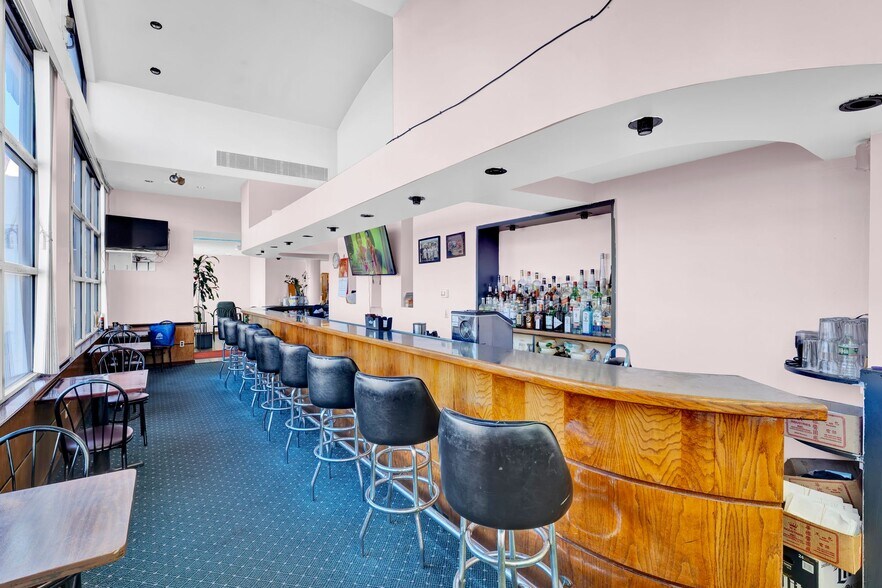 More Photos Of 1322 Paterson Plank Rd, Secaucus Restaurant For Sale