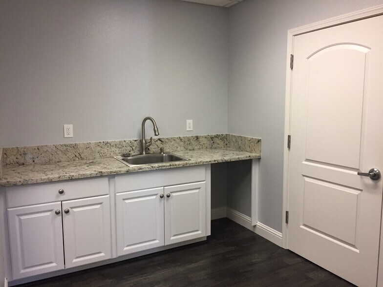 More Photos Of 1001 10th St, Modesto Unknown For Lease