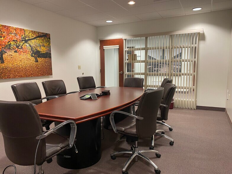 More Photos Of 97 John Clarke Rd, Middletown Office For Sale