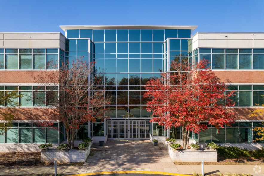 Primary Photo Of 150 Riverside Pky, Fredericksburg Office For Lease