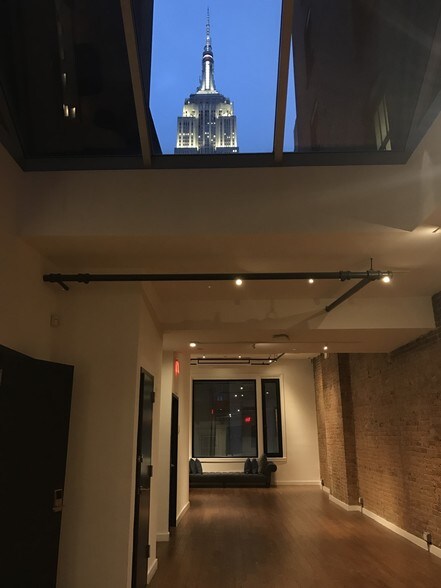 More Photos Of 13 W 38th St, New York Office For Lease