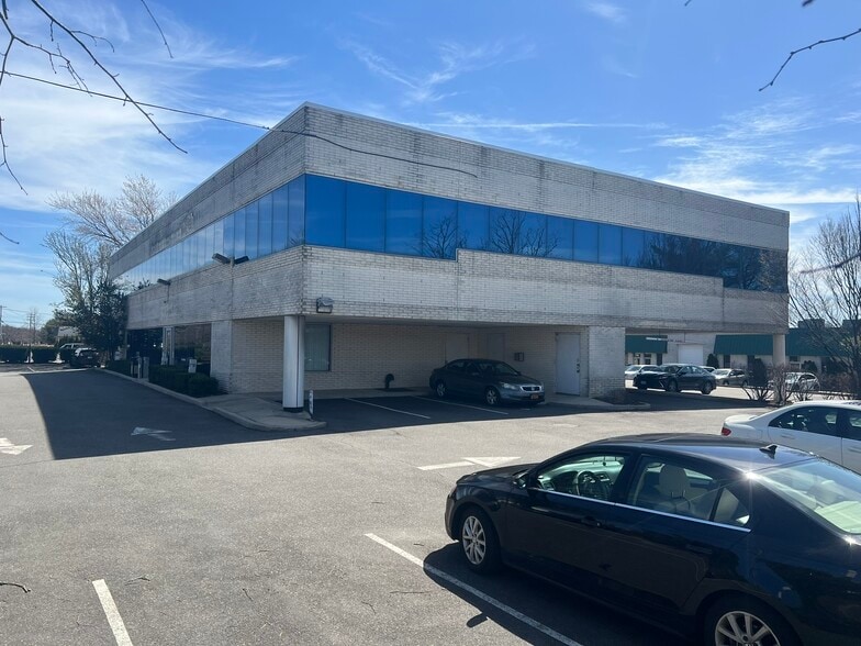 More Photos Of 4400 Veterans Memorial Hwy, Holbrook Office For Sale