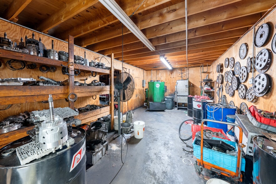 More Photos Of 4533 Hillsborough Rd, Durham Auto Repair For Lease