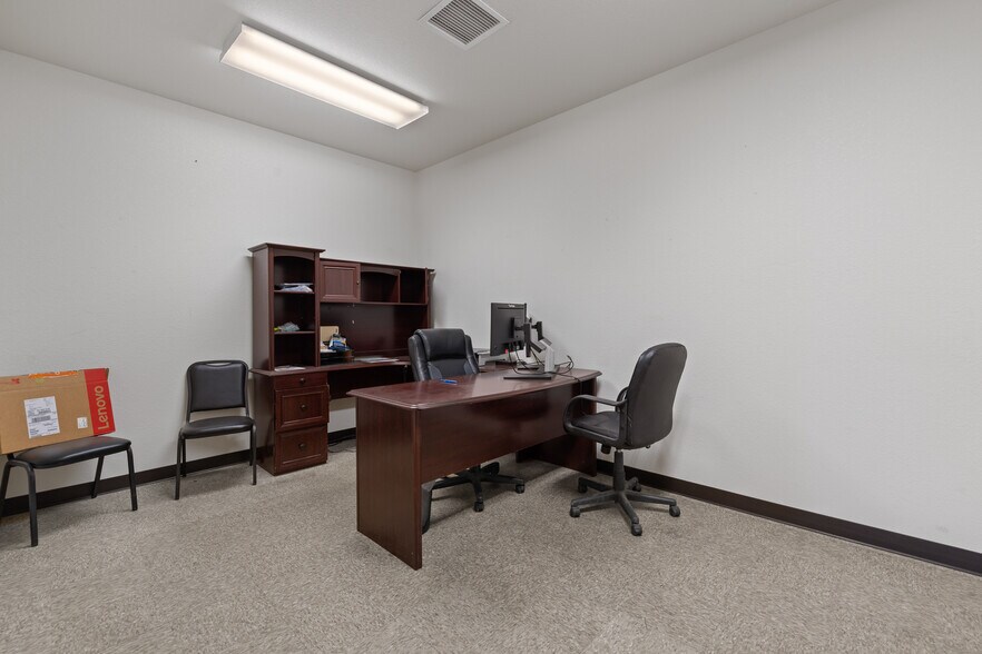 More Photos Of 2319 N Plaza Dr, Rapid City Warehouse For Lease