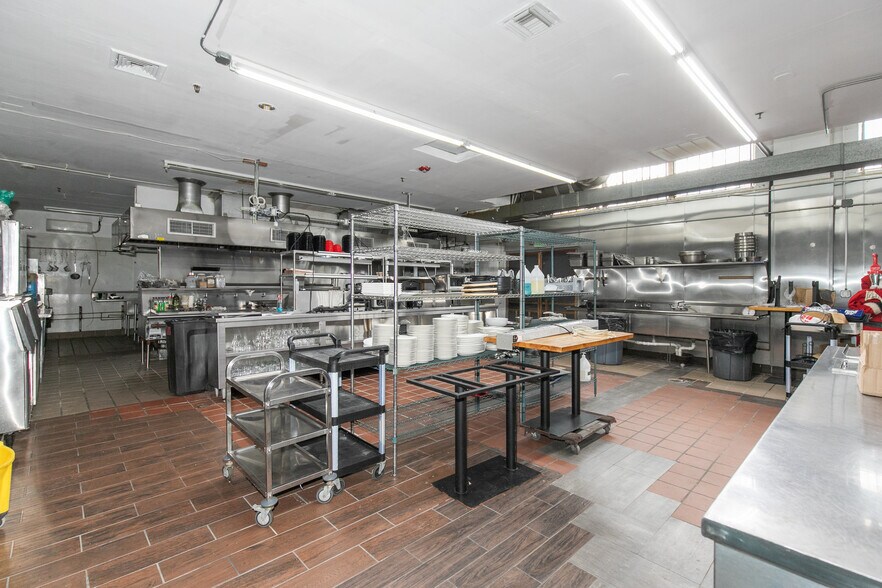 More Photos Of 4245 Austin Blvd, Island Park Restaurant For Sale